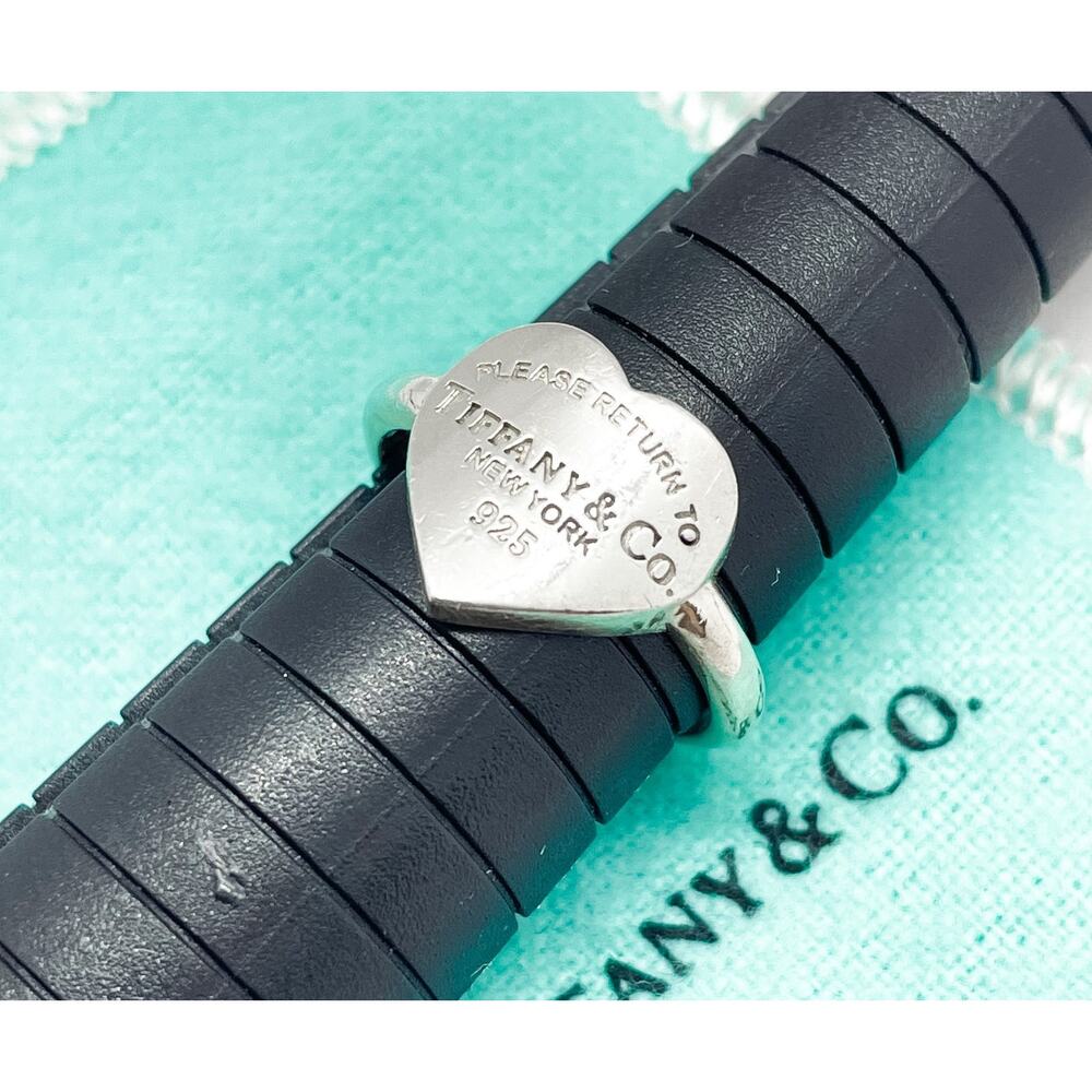 Tiffany & Co. Return to Tiffany Heart Signet Ring Sterling Silver Size 6.25 - Picture 2 of 15